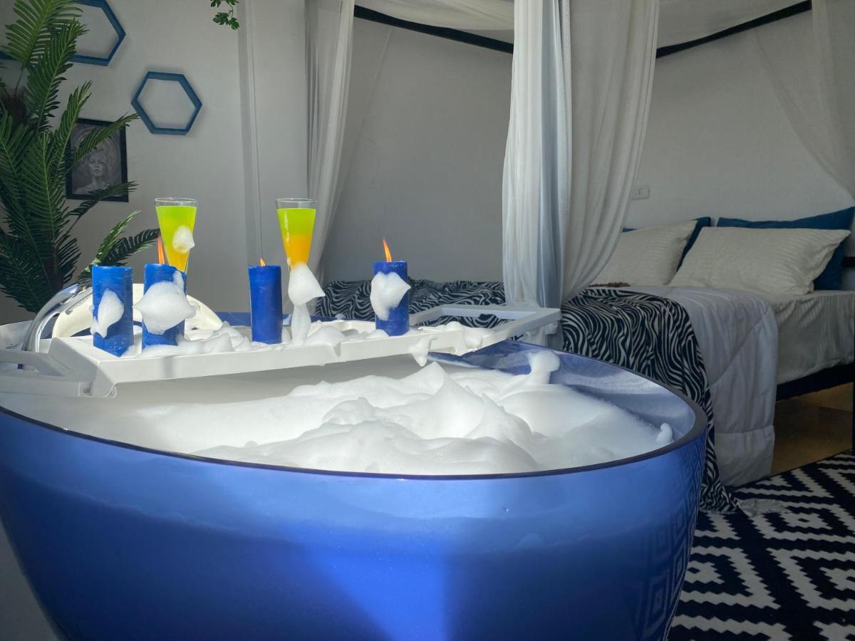 Jacuzzi Pyramids View * Kairo