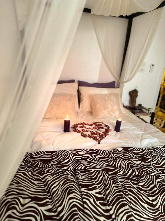 Jacuzzi Pyramids View Kairo