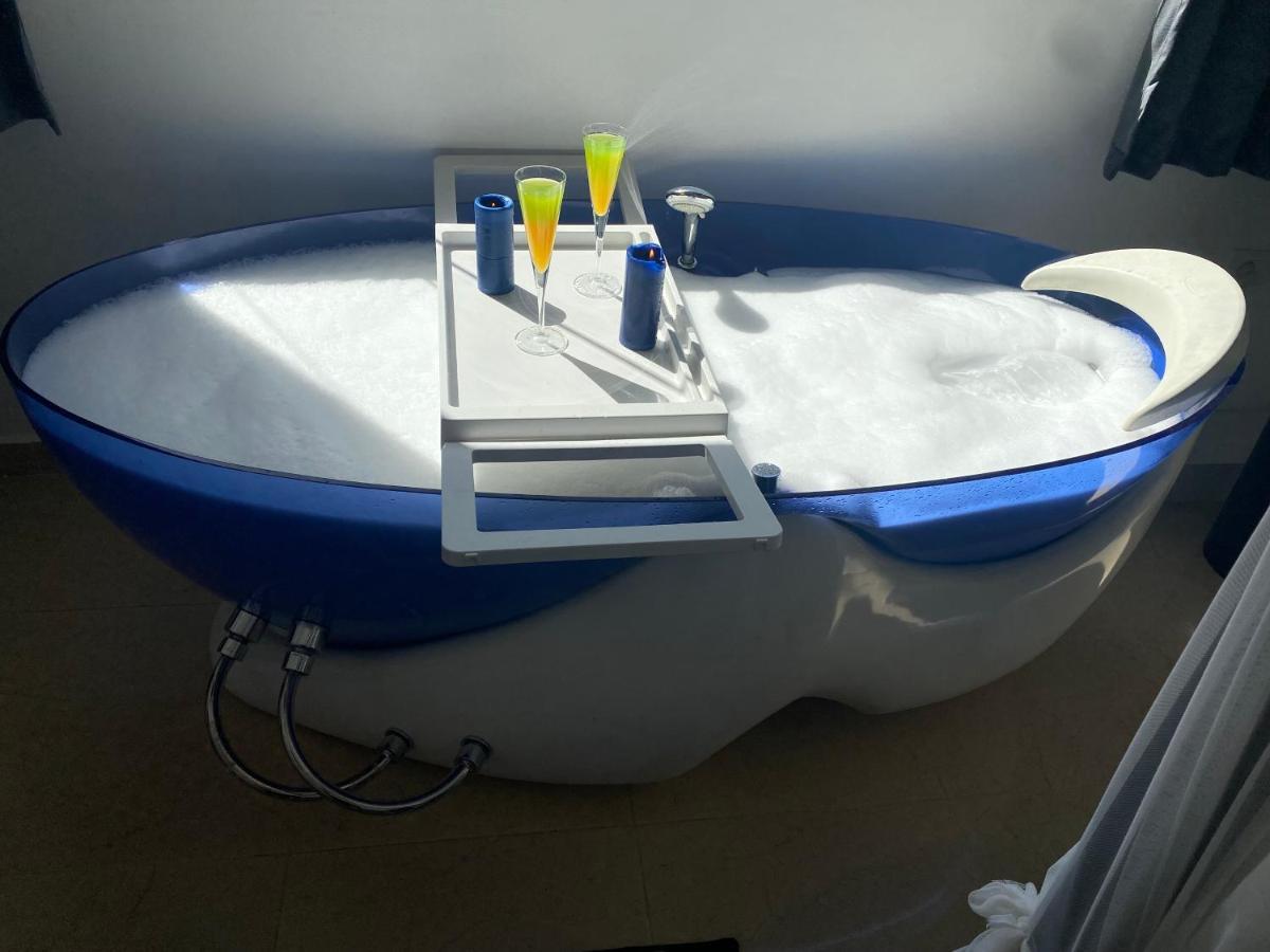 Jacuzzi Pyramids View شقة القاهرة